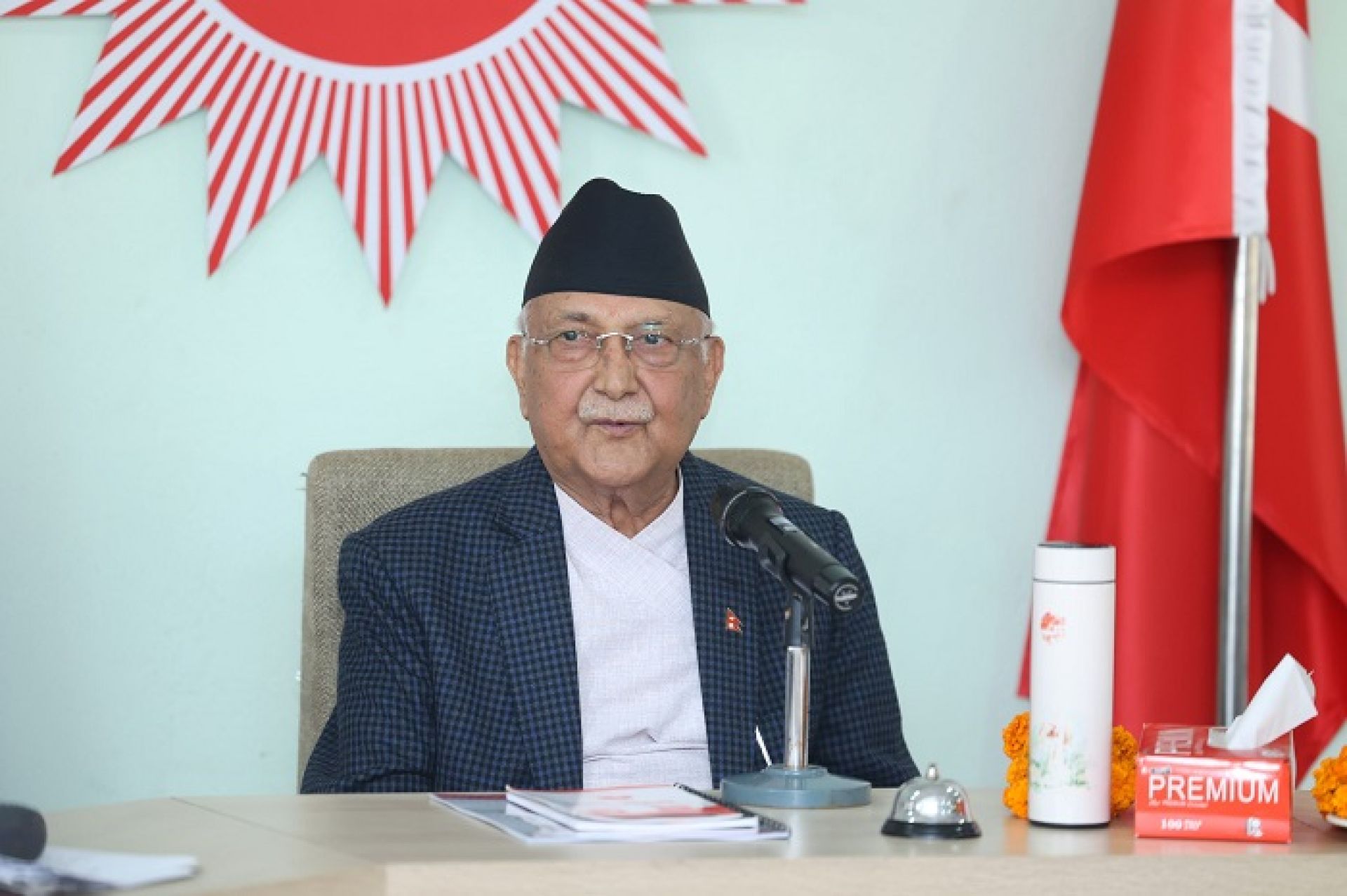 प्रतिष्ठान र संस्थाहरु ठगी खाने भाँडो हुनु हुँदैन: अध्यक्ष ओली
